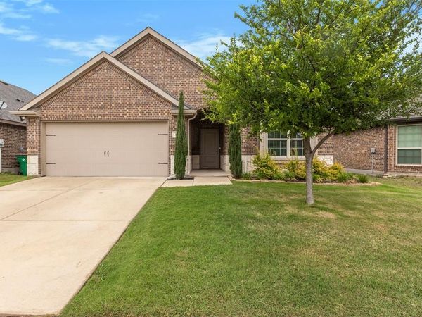110 Garden Grove Drive , Waxahachie, TX 75165