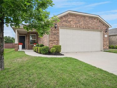 2054 Marsh Point Drive, Frisco, TX 75036
