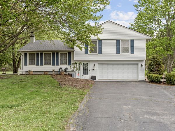81 E Division Road, Valparaiso, IN 46383