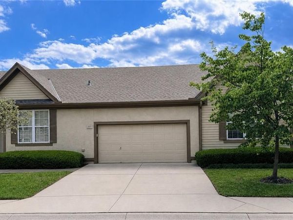 15821 W 62nd Street, Shawnee, KS 66217