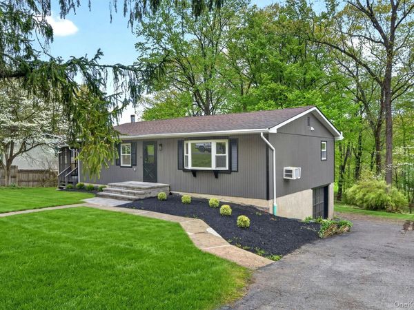 25 Kings Drive, Newburgh, NY 12589