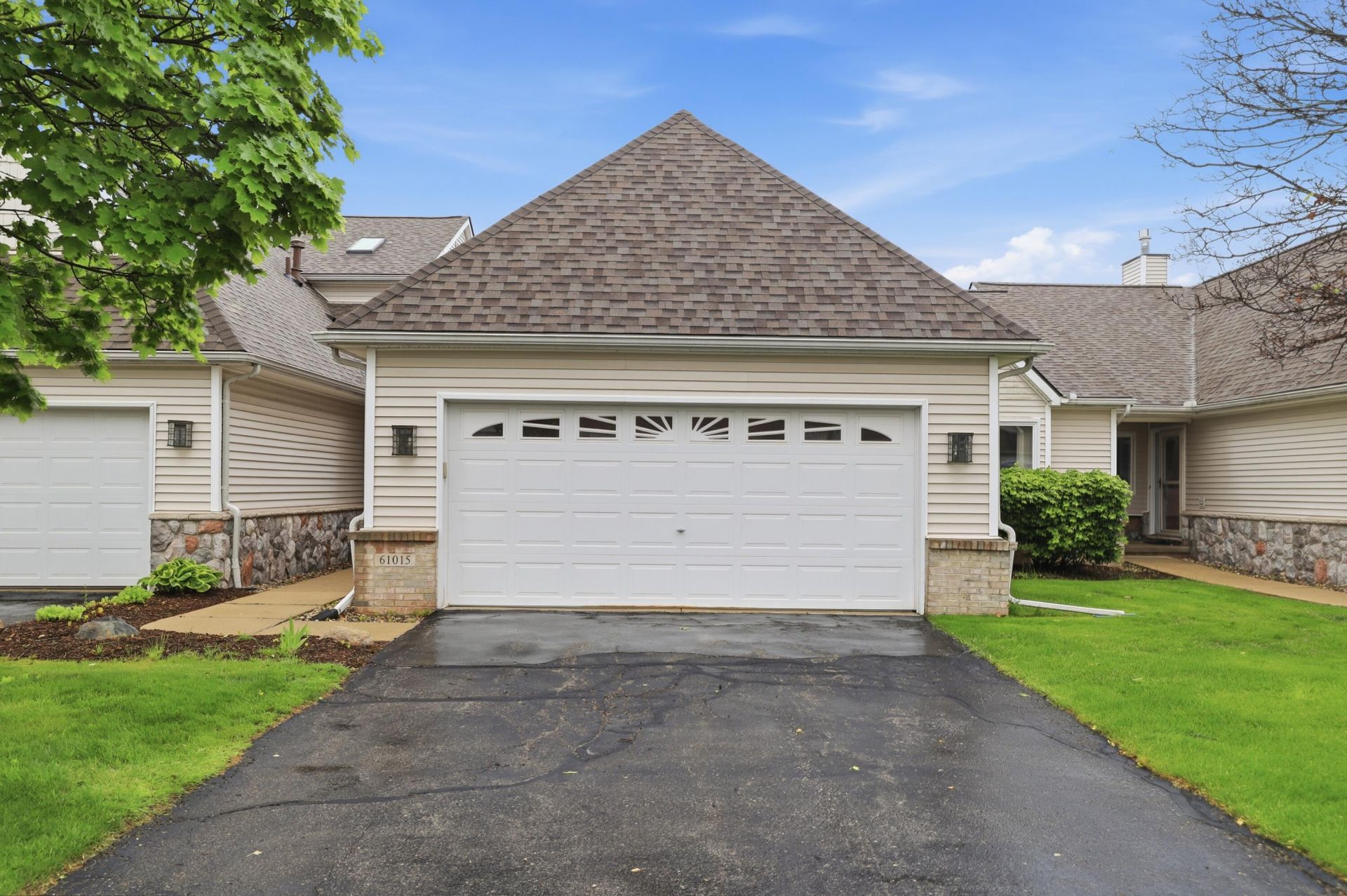 61015 Evergreen Court, South Lyon, MI 48178 Main Photo