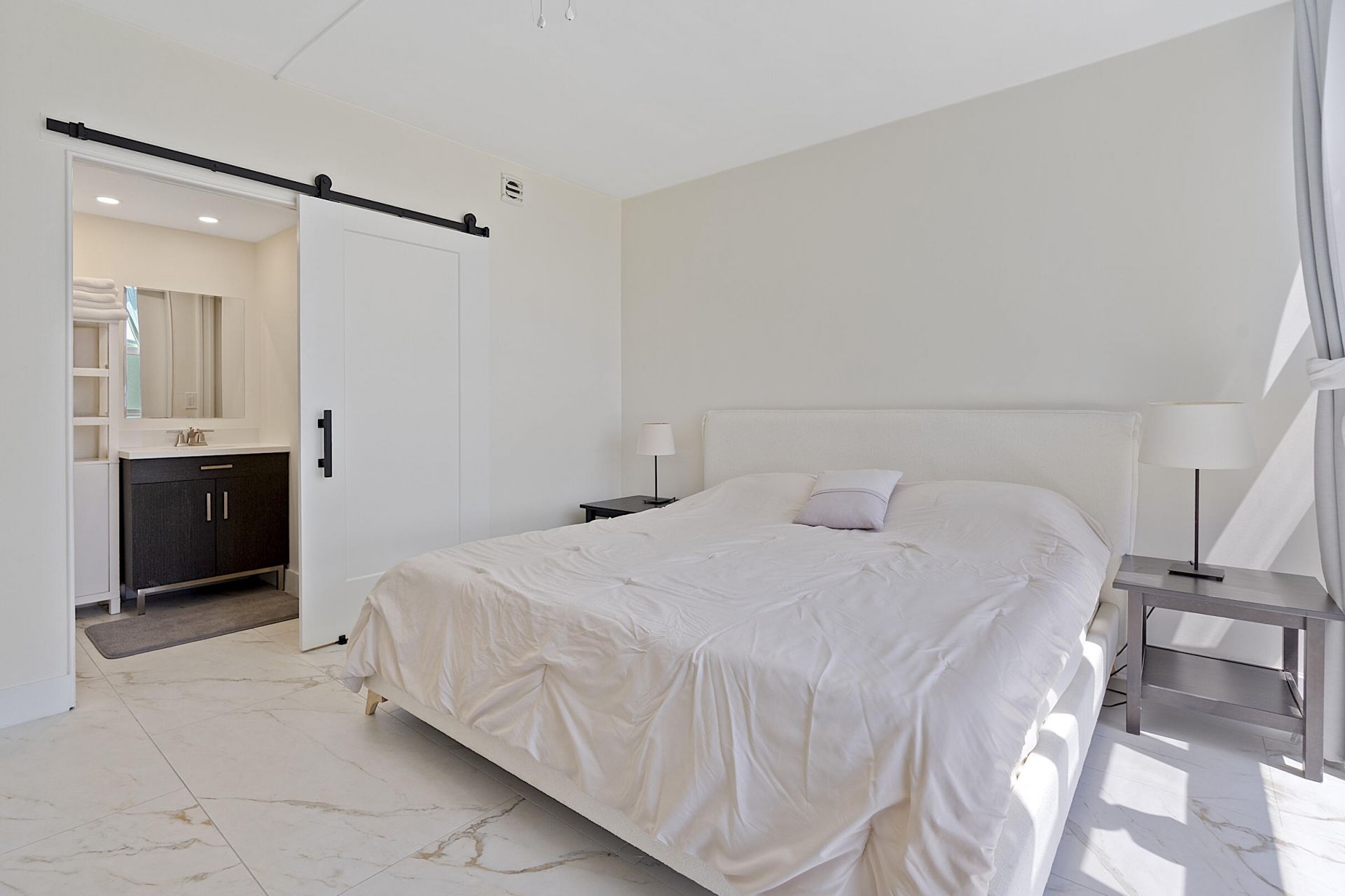 1200 N Fort Lauderdale Beach Boulevard, Unit 204, Fort Lauderdale, FL 33304 Photo
