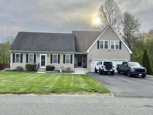 42 Mechanic St, Palmer, MA 01069