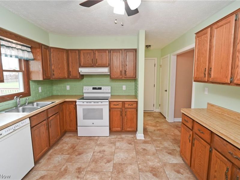 5618 London Drive, Austintown, OH 44515 Photo 16