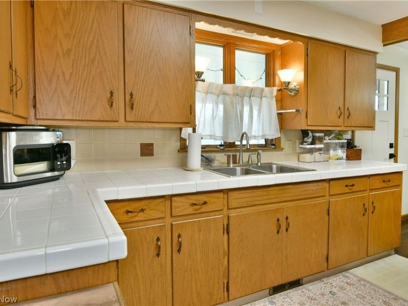 499 W Harvey Street, Struthers, OH 44471 Photo 6