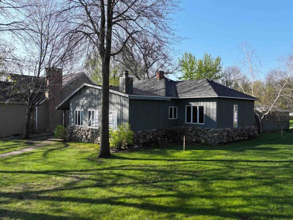 24040 Stevens Cove Dr , Spirit Lake, IA 51360