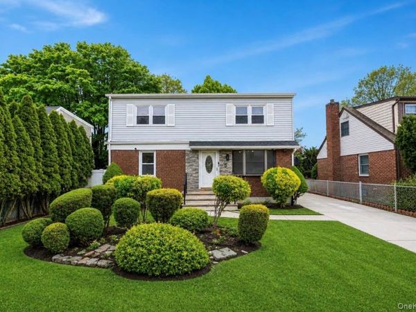 5 Edward Avenue , Hicksville, NY 11801