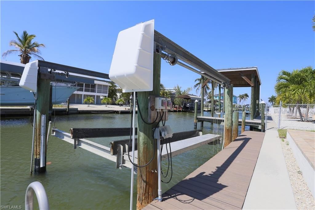 189 Curlew St , Fort Myers Beach, FL 33931 Photo