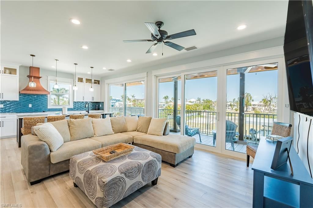 189 Curlew St , Fort Myers Beach, FL 33931 Photo