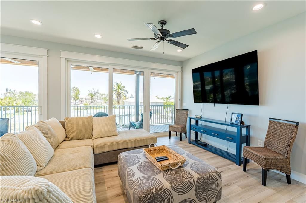 189 Curlew St , Fort Myers Beach, FL 33931 Photo