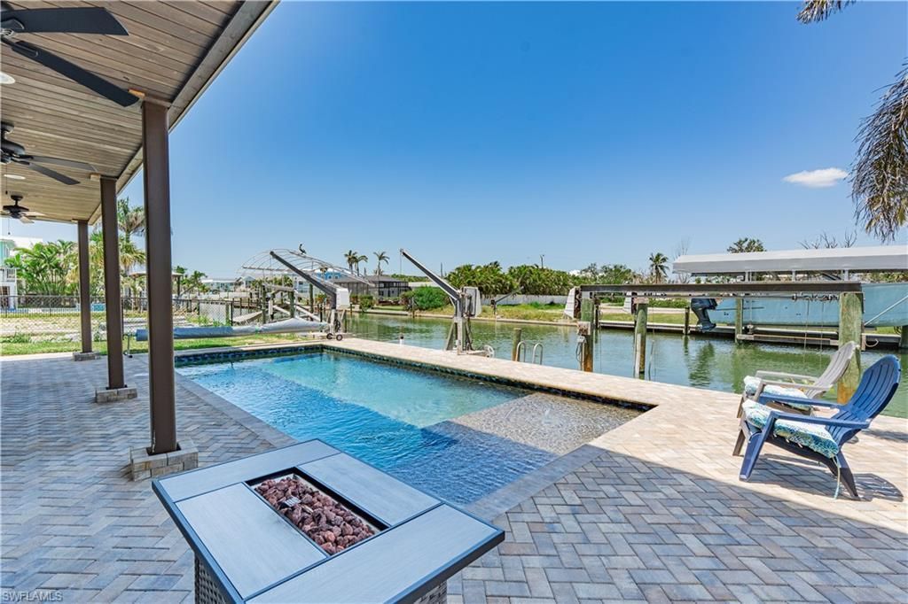 189 Curlew St , Fort Myers Beach, FL 33931 Photo