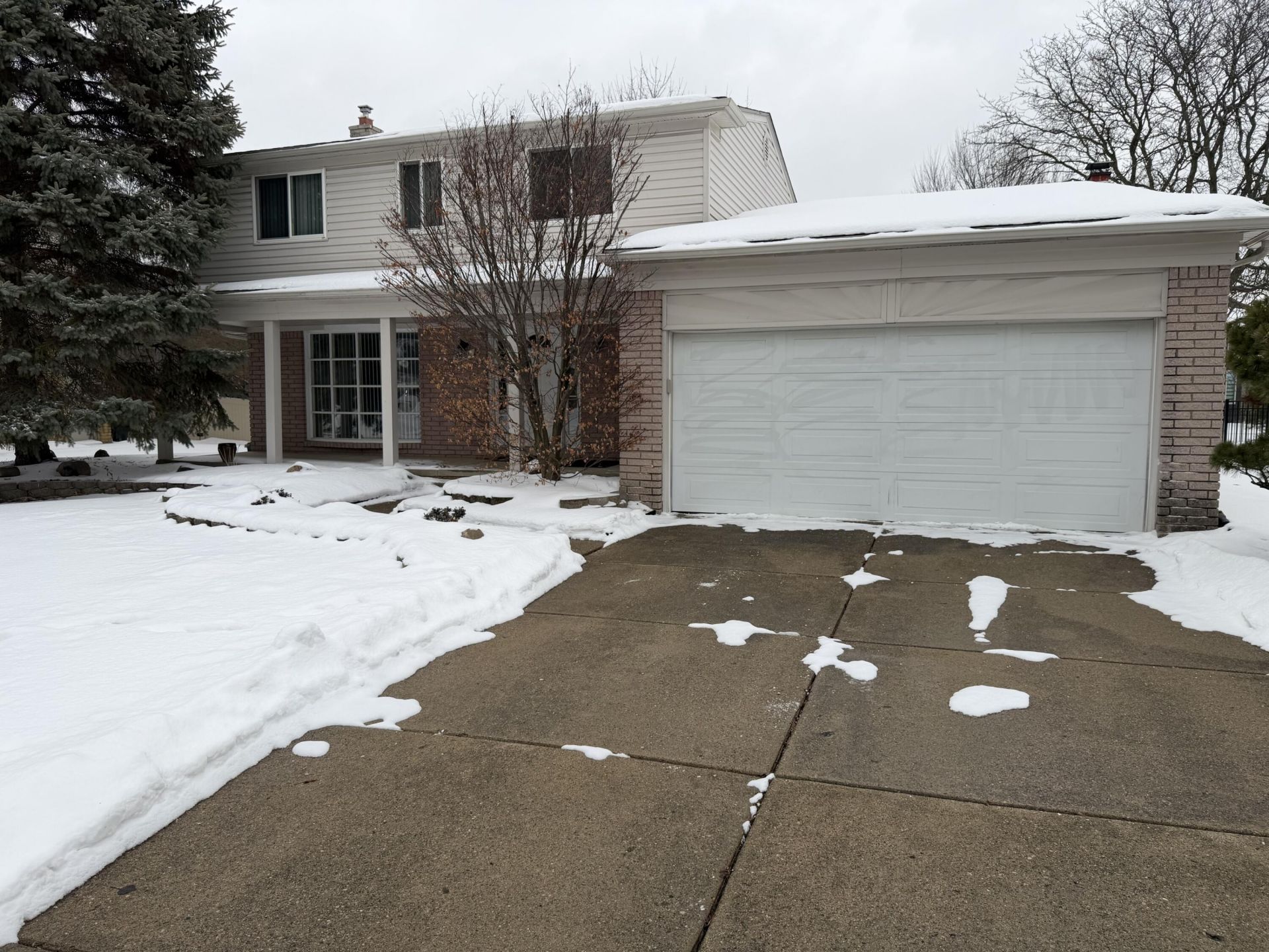 3550 Kings Point Drive, Troy, MI 48083 Main Photo