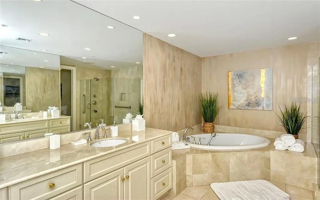 1111 Ritz Carlton Drive, Unit 1004, Sarasota, FL 34236 Photo