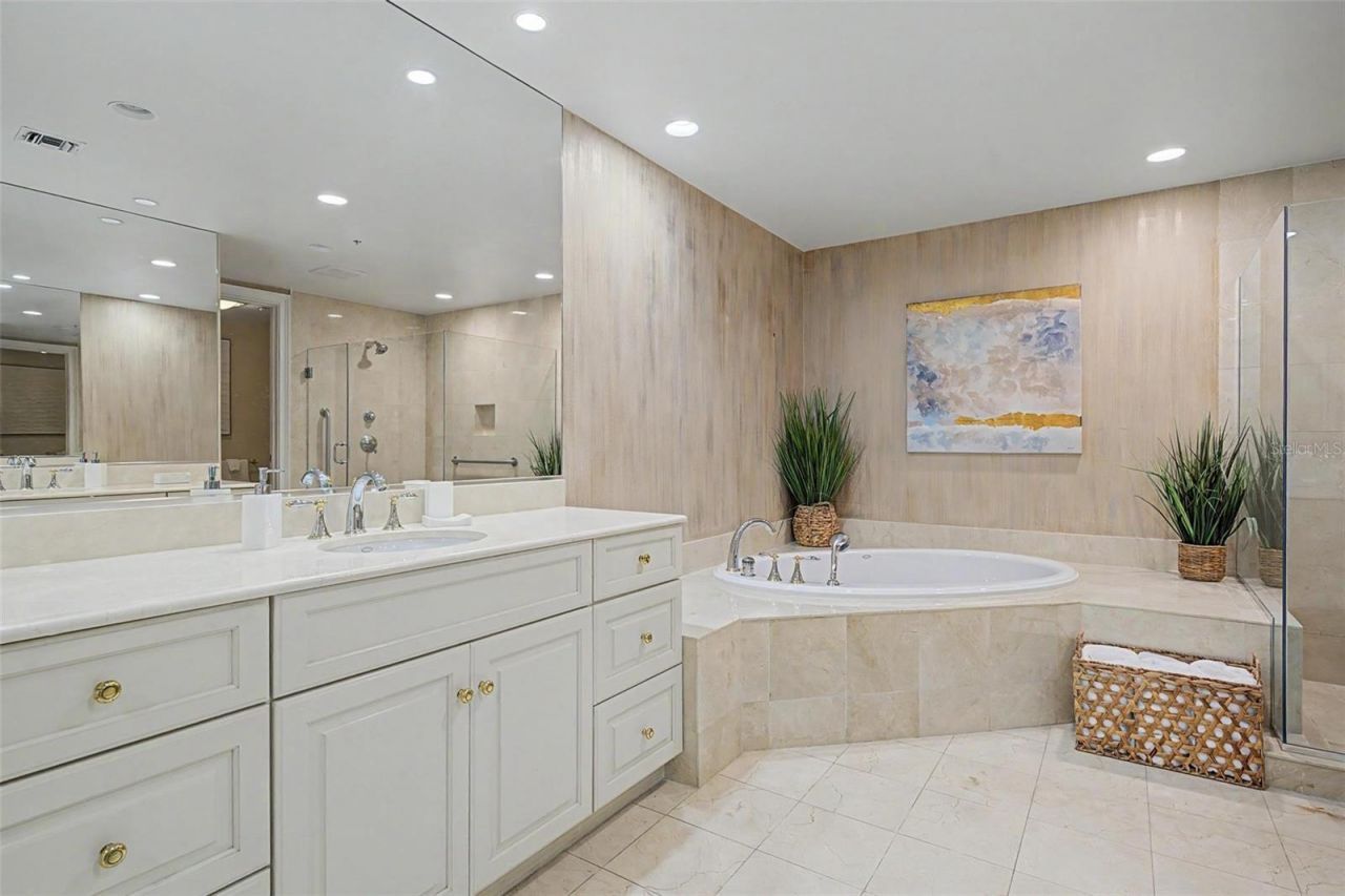 1111 Ritz Carlton Drive, Unit 1004, Sarasota, FL 34236 Photo