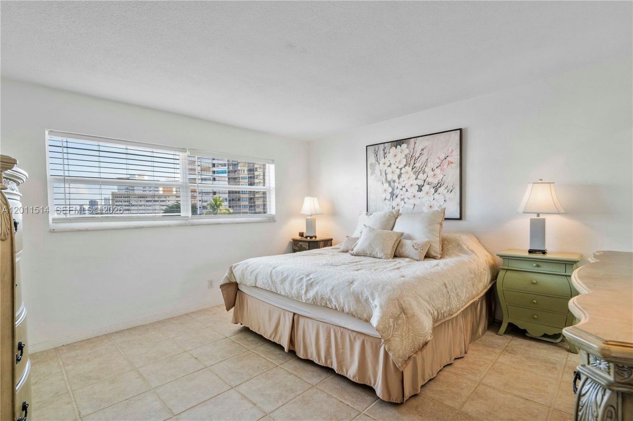 2600 Diana Dr, Unit 311, Hallandale Beach, FL 33009 Photo