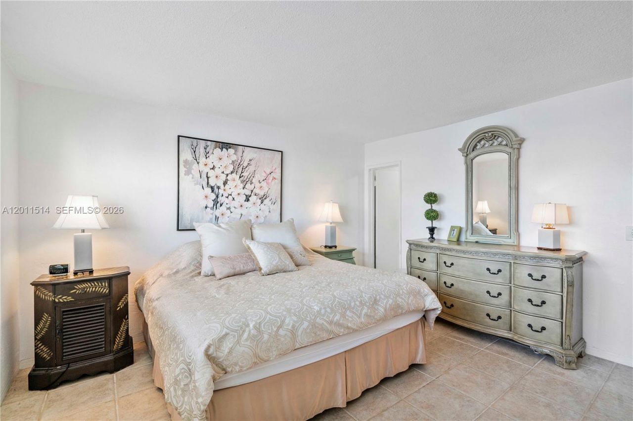 2600 Diana Dr, Unit 311, Hallandale Beach, FL 33009 Photo