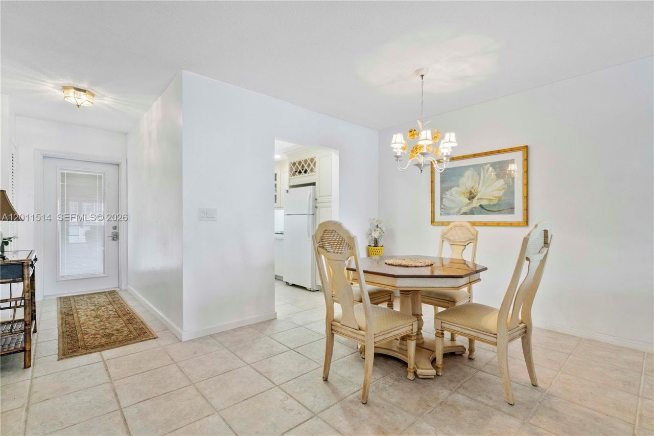 2600 Diana Dr, Unit 311, Hallandale Beach, FL 33009 Photo