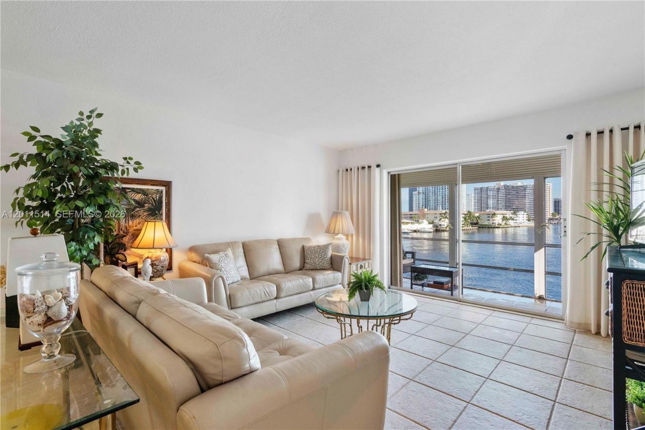 2600 Diana Dr, Unit 311, Hallandale Beach, FL 33009 Photo