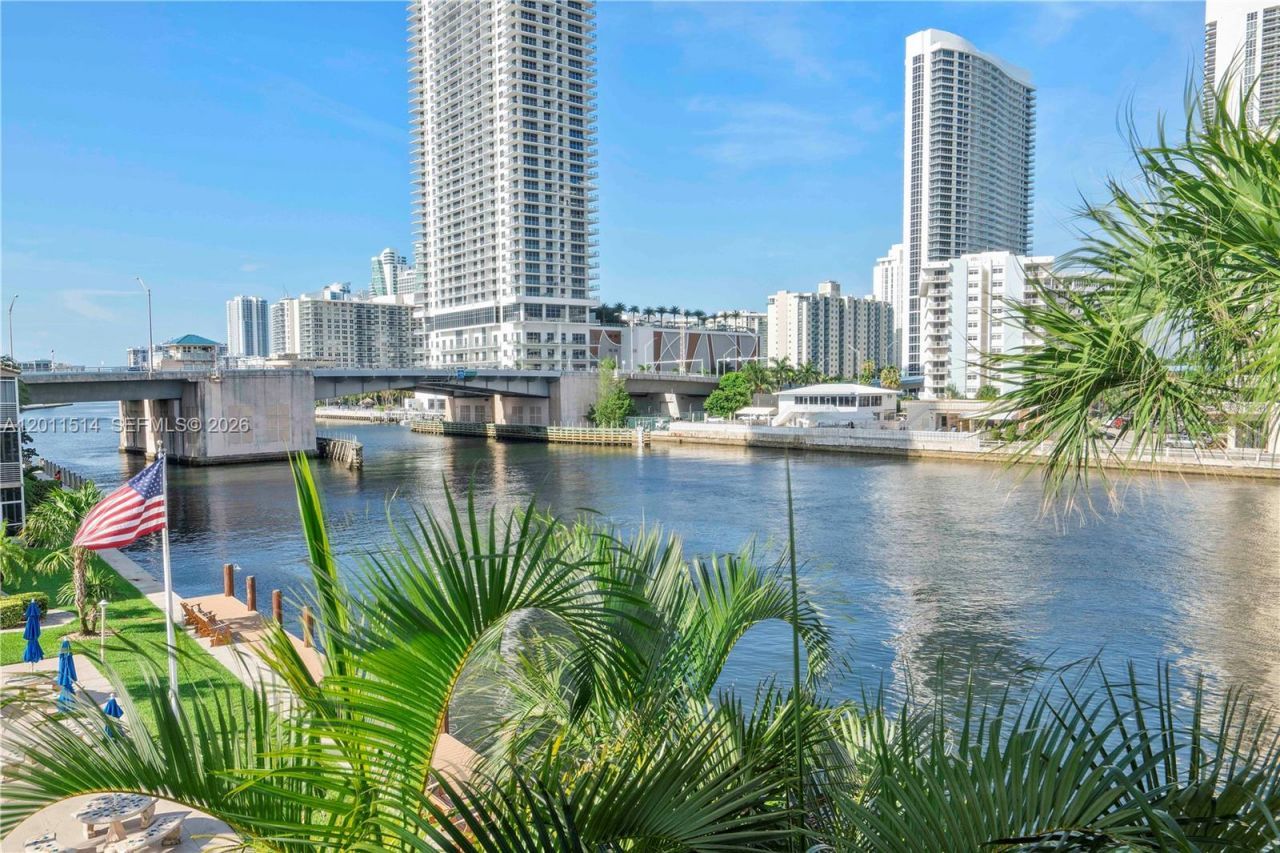 2600 Diana Dr, Unit 311, Hallandale Beach, FL 33009 Photo