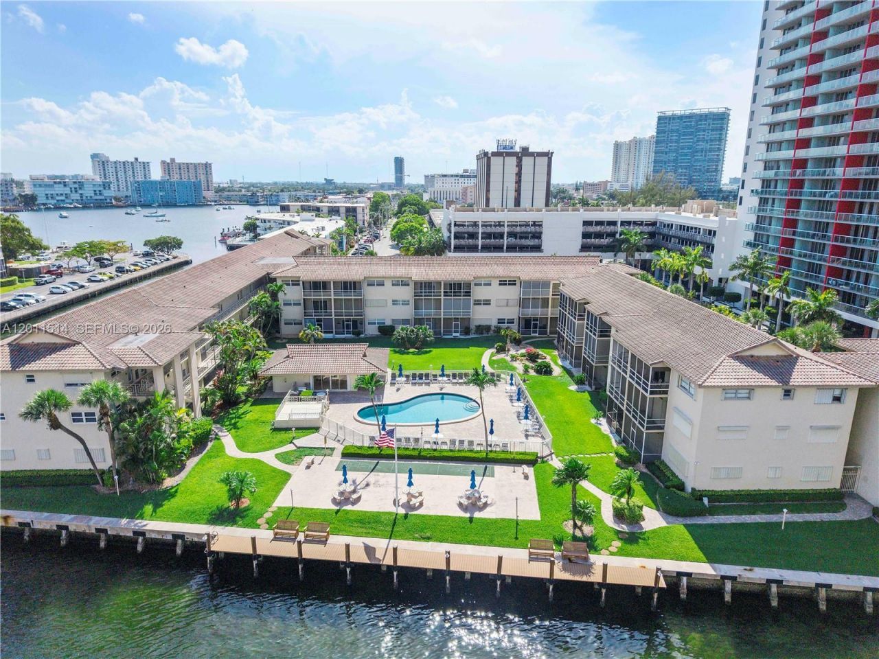 2600 Diana Dr, Unit 311, Hallandale Beach, FL 33009 Photo
