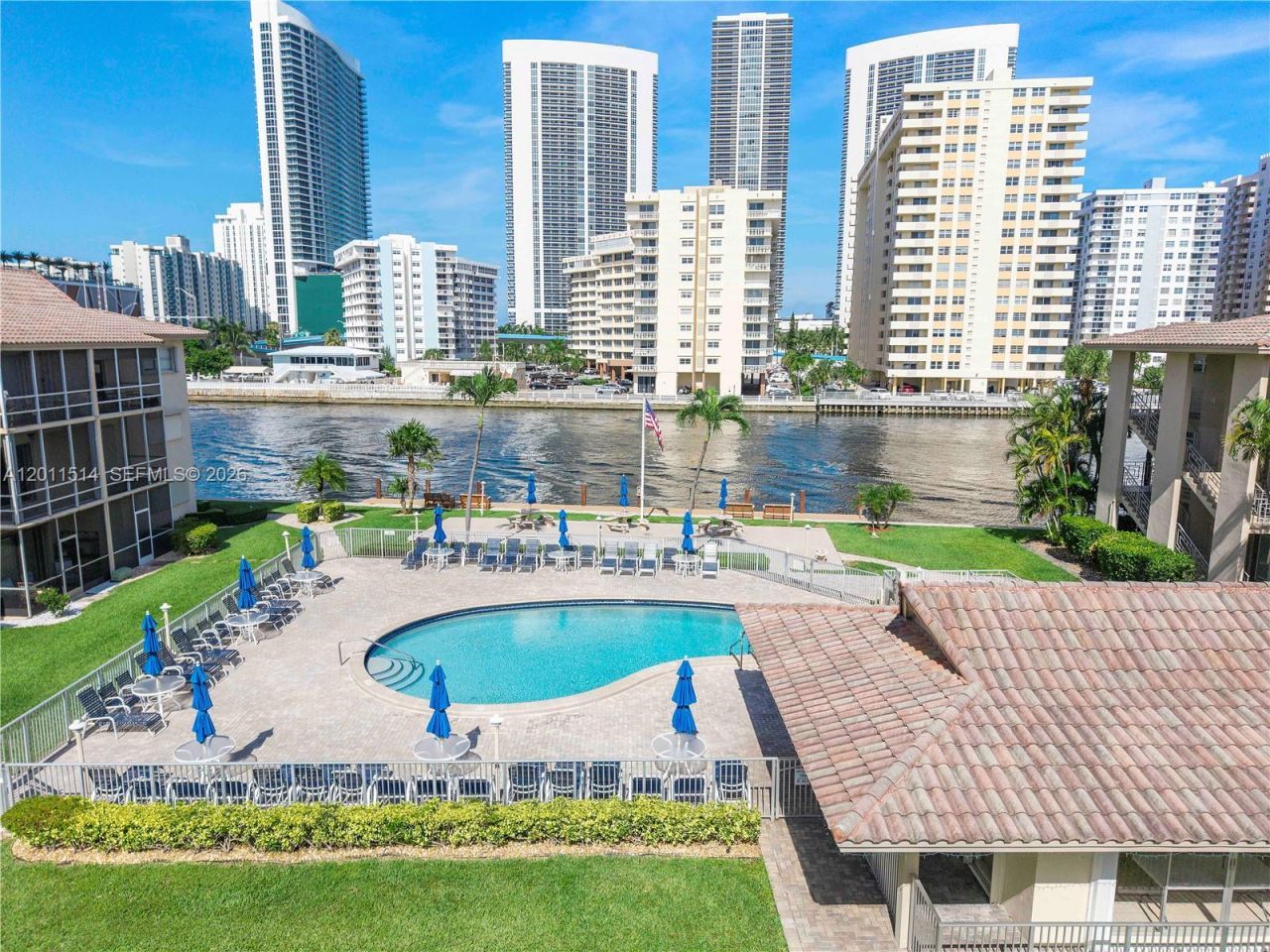 2600 Diana Dr, Unit 311, Hallandale Beach, FL 33009 Photo