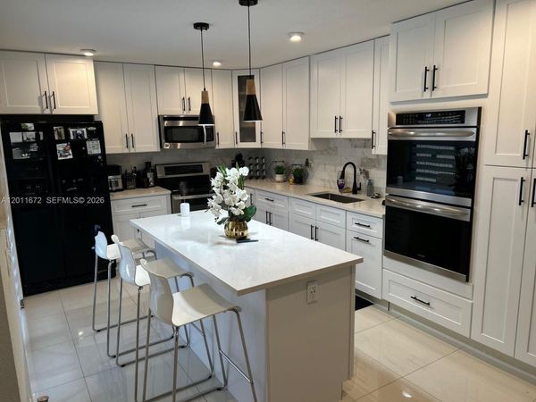 5455 NW 59th Pl, Tamarac, FL 33319