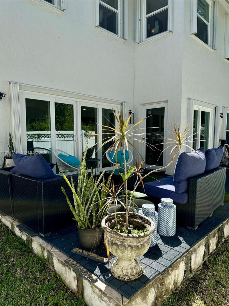 1113 NW 97th Dr, Coral Springs, FL 33071 Photo