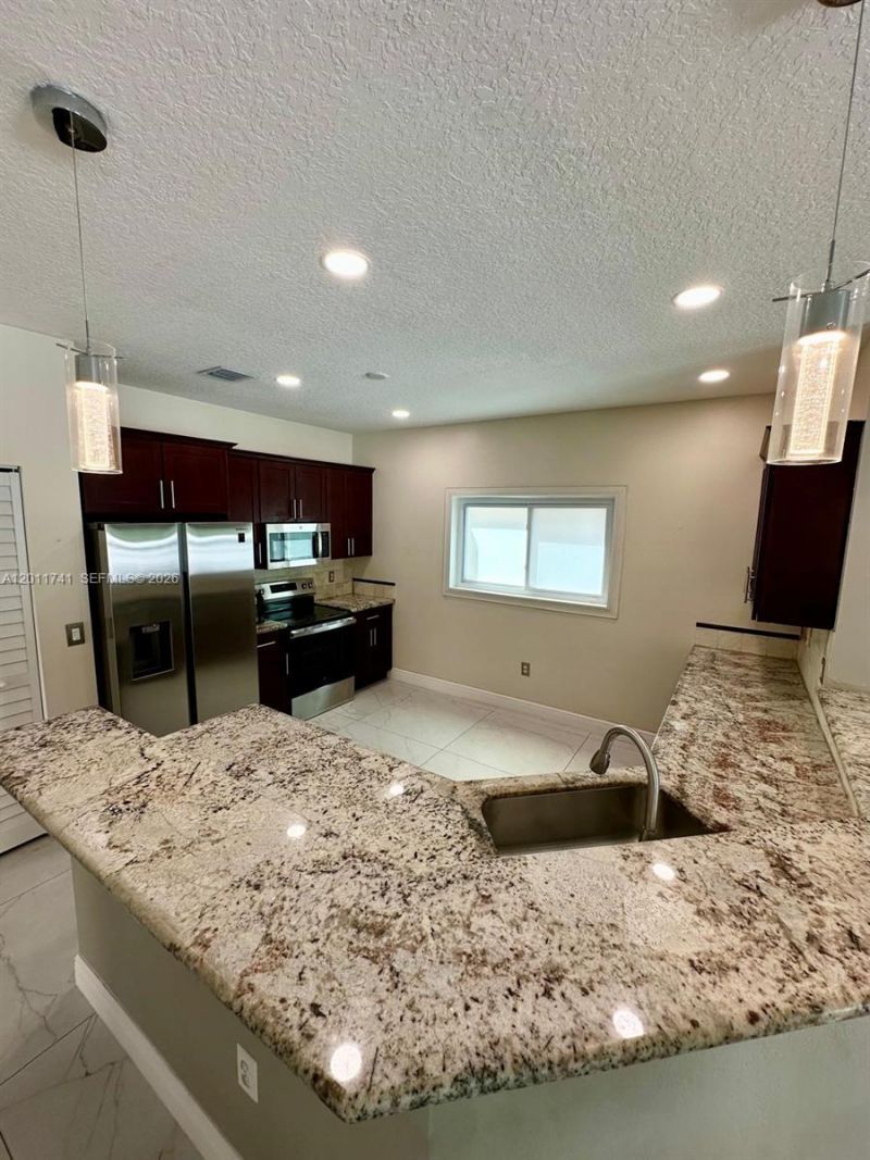 1113 NW 97th Dr, Coral Springs, FL 33071 Photo