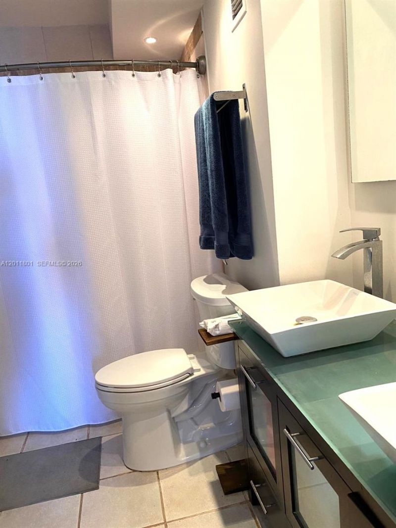 150 SE 25th Rd , Unit 8i, Miami, FL 33129 Photo