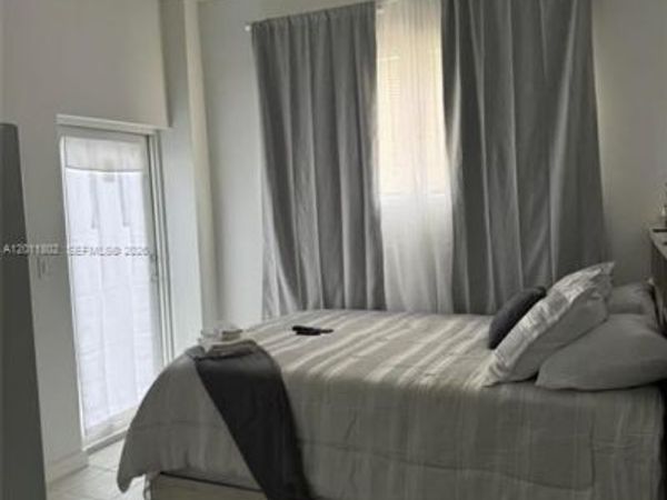 1160 NW 193rd St, Unit 1, Miami Gardens, FL 33169