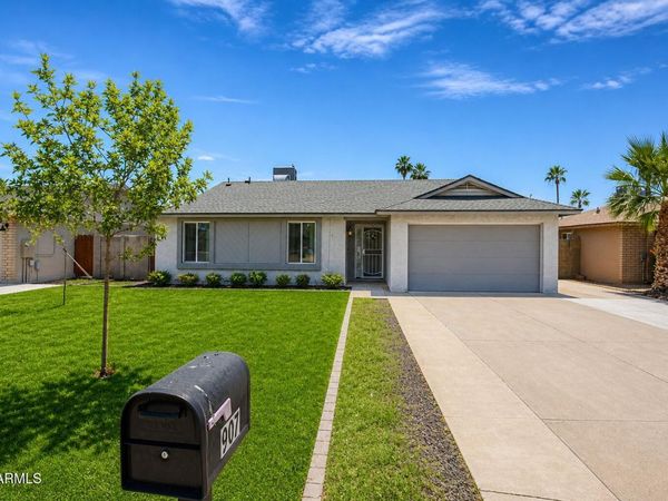 907 W MESQUITE Street, Chandler, AZ 85225