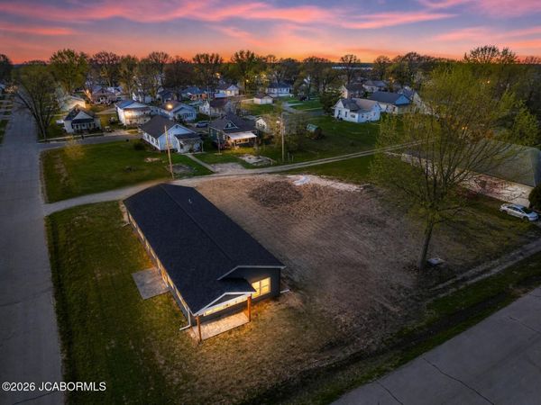 1000 HENRY STREET, Moberly, MO 65270