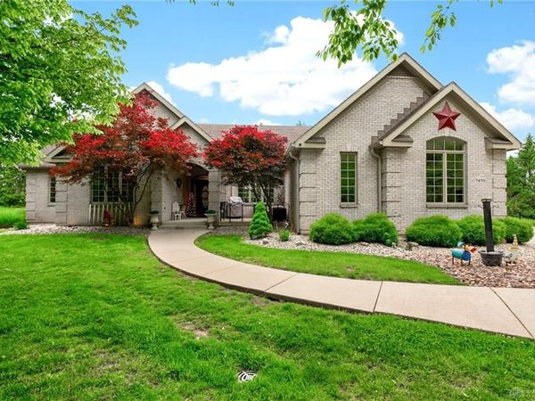 7470 Deep Woods Court, Springboro, OH 45066