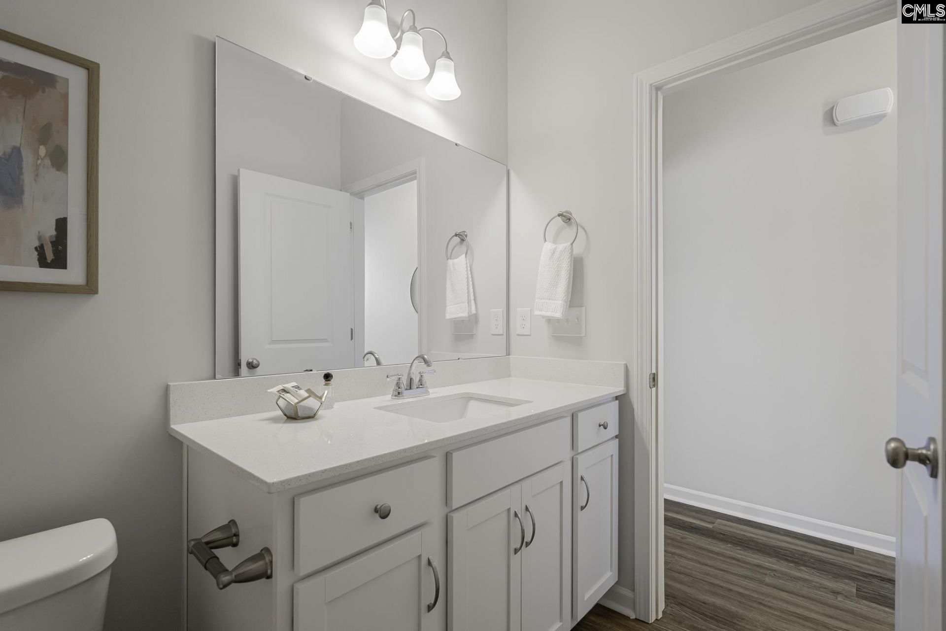 503 Bogarde Terrace  Photo 9