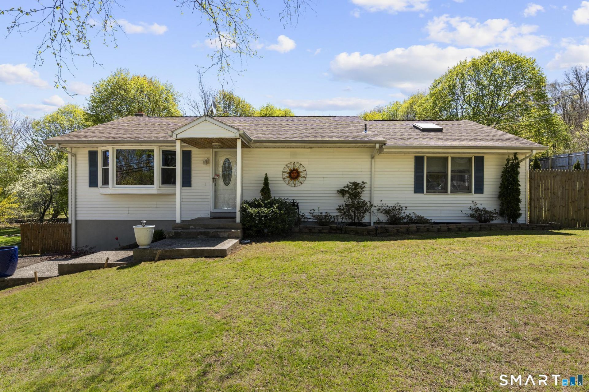 10 Sharp Hill, Montville, CT 06382 Main Photo