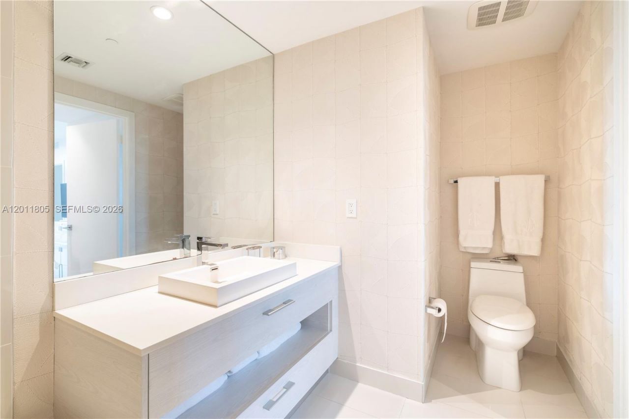 55 SW 9th St , Unit 3404, Miami, FL 33130 Photo