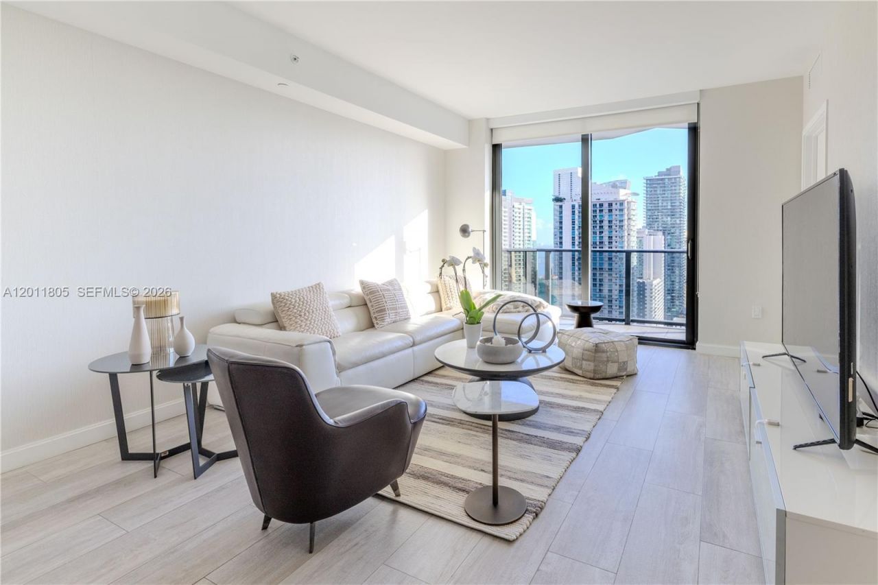 55 SW 9th St , Unit 3404, Miami, FL 33130 Photo