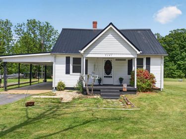 3141 Grit Road, Hurt, VA 24563
