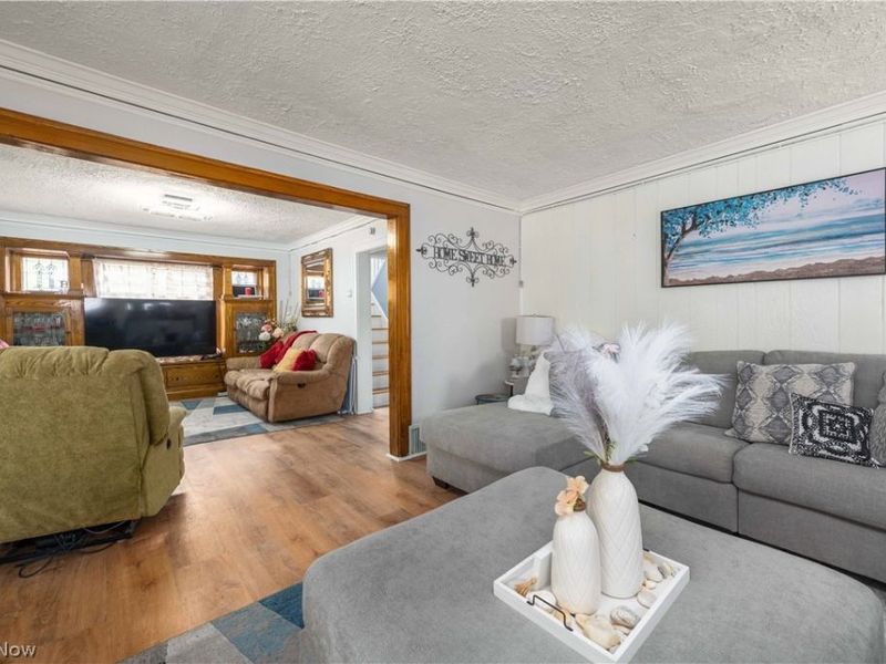 10801 Parkhurst Drive, Cleveland, OH 44111 Photo 10