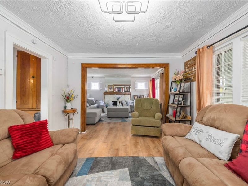 10801 Parkhurst Drive, Cleveland, OH 44111 Photo 13