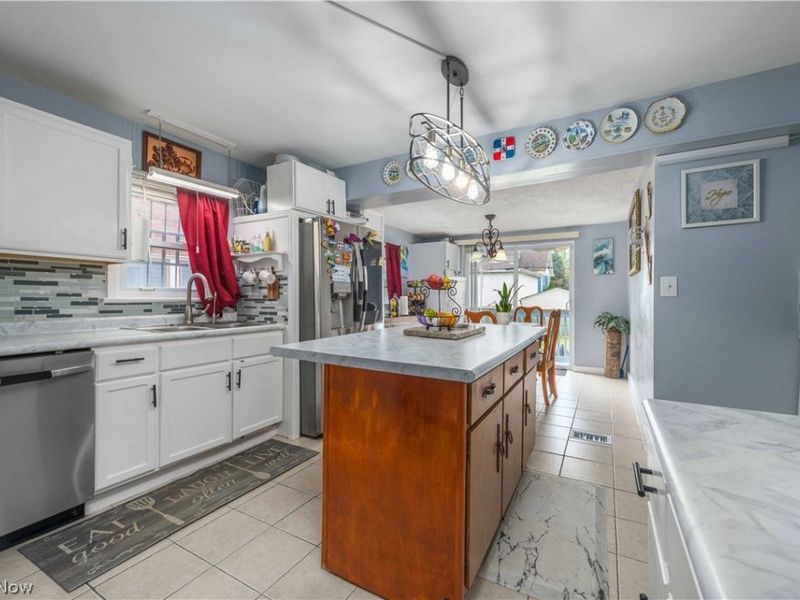 10801 Parkhurst Drive, Cleveland, OH 44111 Photo 16