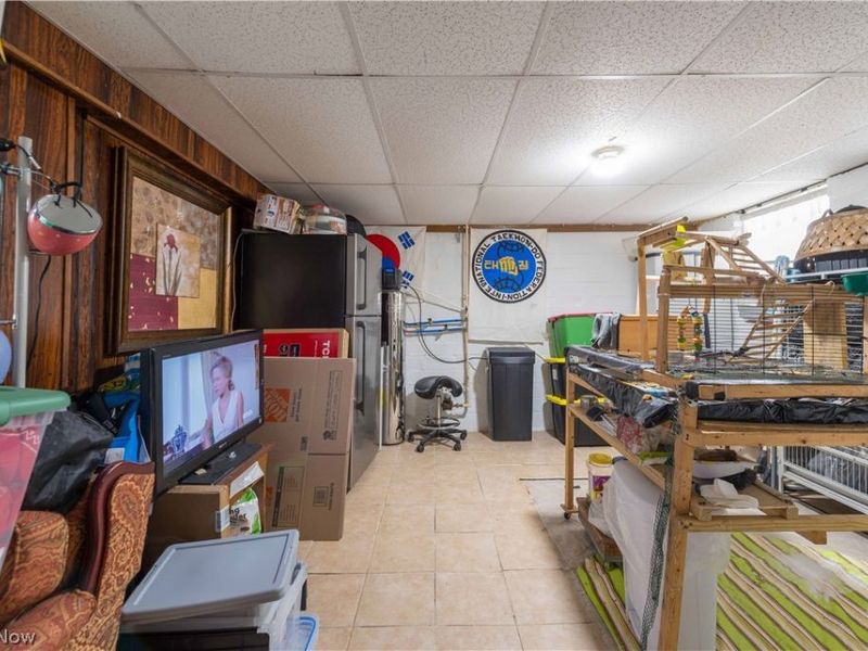 10801 Parkhurst Drive, Cleveland, OH 44111 Photo 32