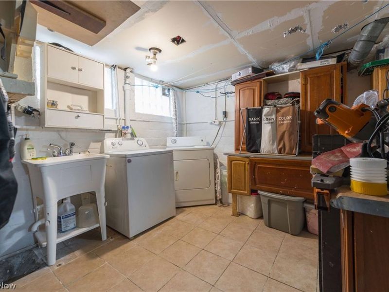 10801 Parkhurst Drive, Cleveland, OH 44111 Photo 36