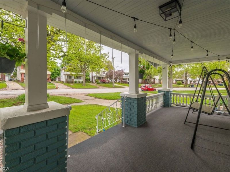 10801 Parkhurst Drive, Cleveland, OH 44111 Photo 6