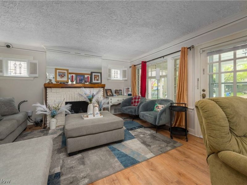 10801 Parkhurst Drive, Cleveland, OH 44111 Photo 7
