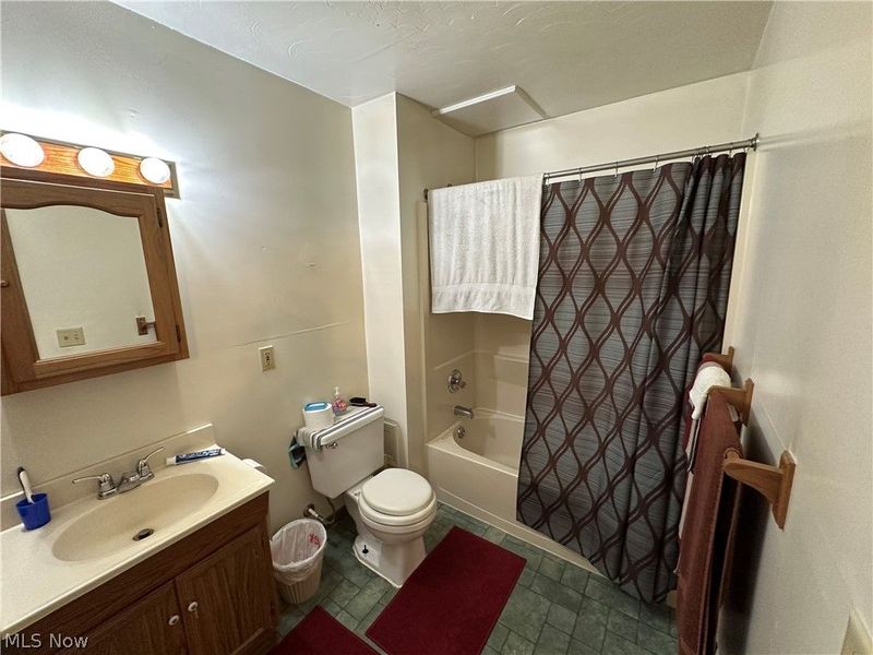 410 W Emerald Street, Willard, OH 44890 Photo 11