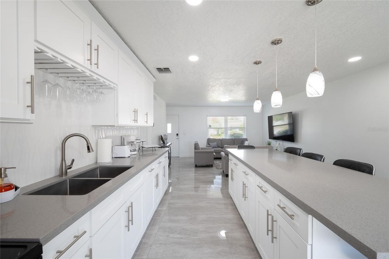 129 Coral Bell Court, Orlando, FL 32807 Photo