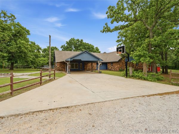 971 Wood Lake Drive, Sand Springs, OK 74063