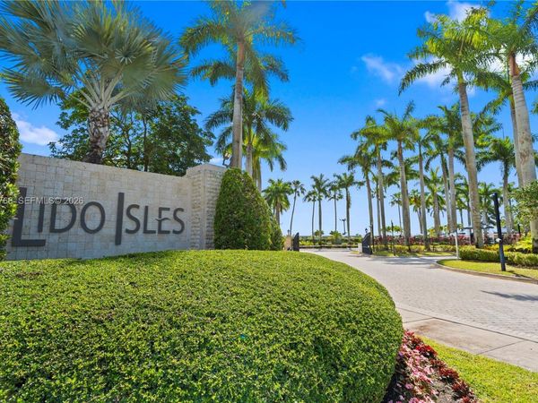 980 SW 171st Ter , Pembroke Pines, FL 33027